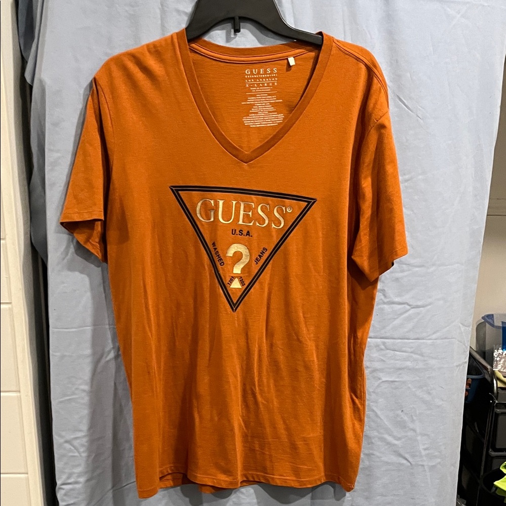 Guess  women Orange Logo V-Neck Tee size XL